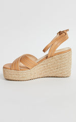 Verali - Callie Wedges in Caramel