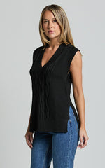 Cadha Vest - Knit Sweater Vest in Black