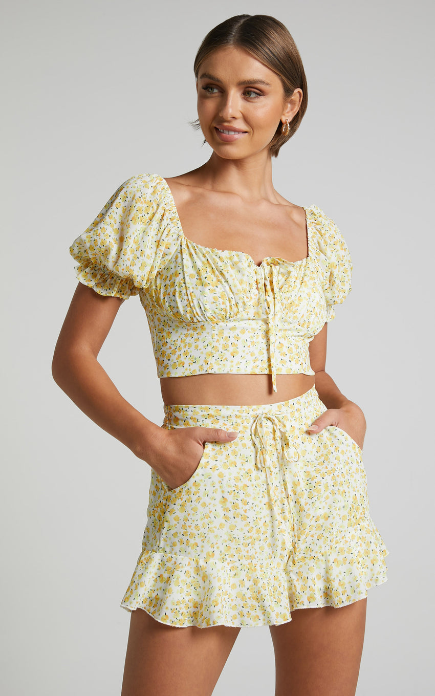 Rhenzy Shorts - Frill Hem Shorts in Sunshine Ditzy