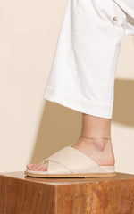 James Smith - La Sponda Slides in Nude